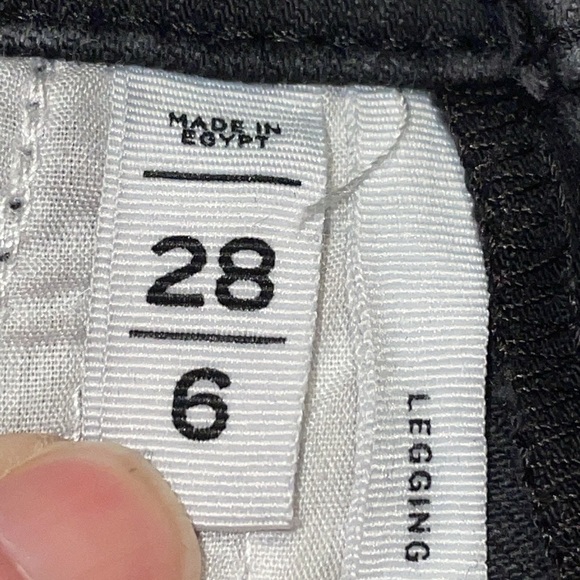 Loft Jeans. Lot of 2. Blue is Curvy Skinny & Black is Leggings. Size 6 - Picture 8 of 13